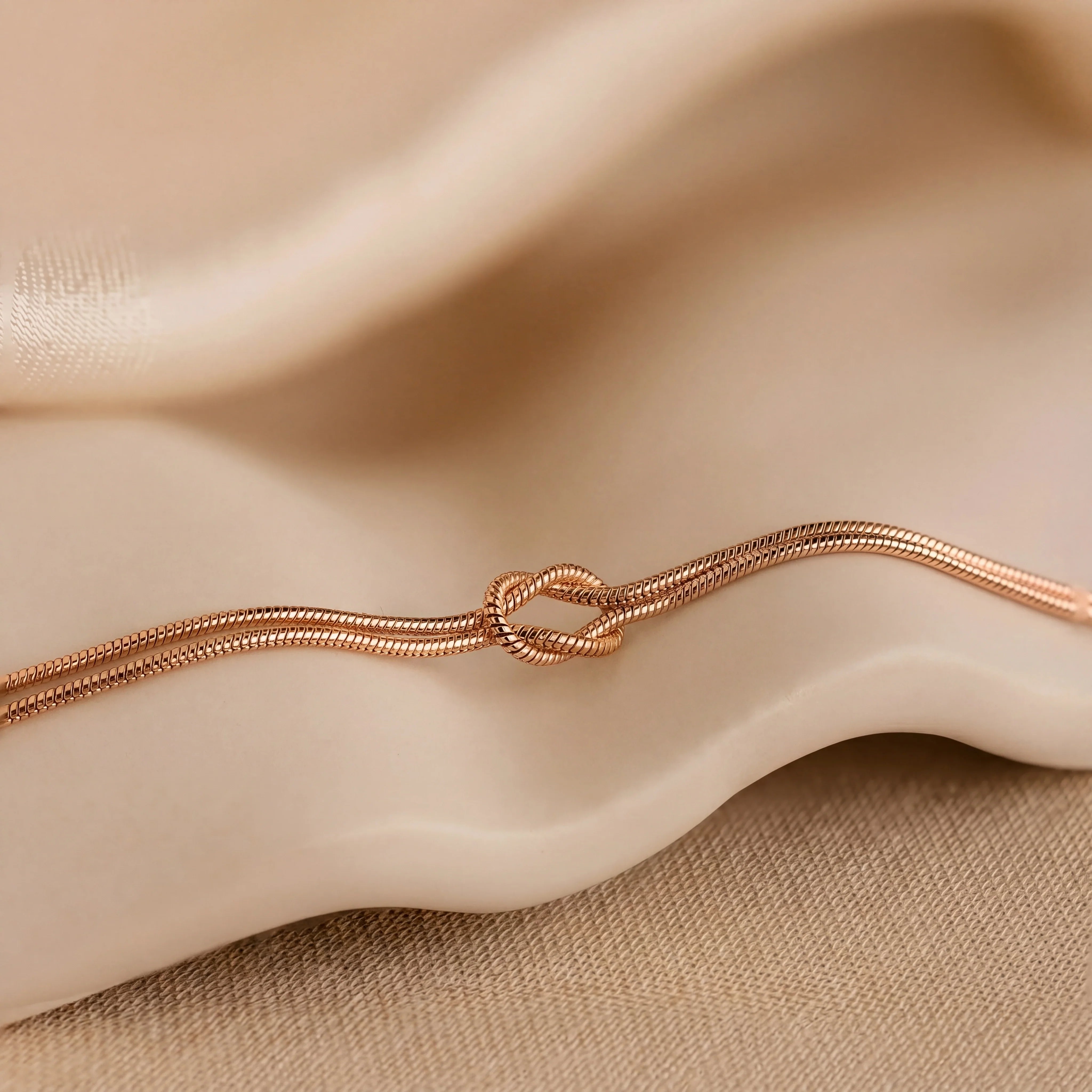 Infinity Knot Bracelet – Meaningful Gift for Couples, Best Friends & Family