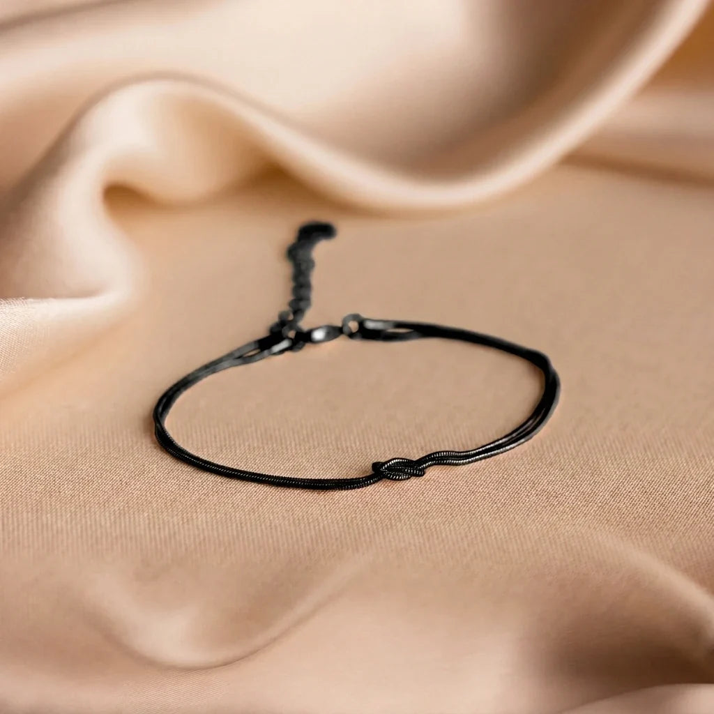Infinity Knot Bracelet – Meaningful Gift for Couples, Best Friends & Family
